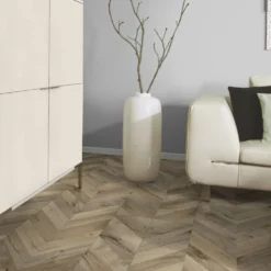 Kaindl Fortress Rochester Oak - Chevron Parquet 8mm Laminate Flooring (333483) -Cheap Plankora Store kaindl fortress rochester oak chevron parquet 8mm laminate flooring 333483 p120325 243339 image
