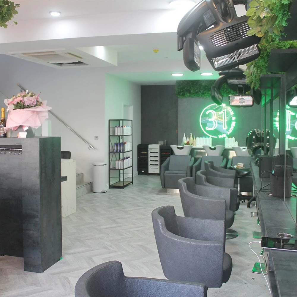 FAUS Light Grey - Masterpieces 8mm Laminate Flooring (217060) 5 FAUS Light Grey - Masterpieces 8mm Laminate Flooring (217060) - Image 3